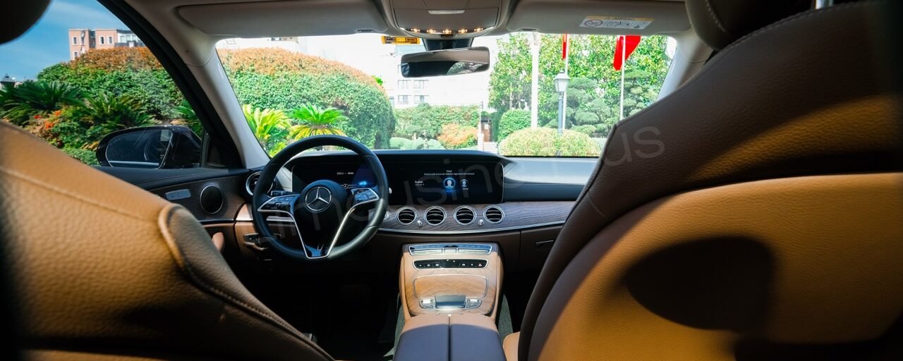 Sabiha Gökçen Havalimanı Transfer Deneyiminizi Konfor ve Lüksle Taçlandırın 1 Mercedes E-Class Sedan Luxurious Interior - VIP Transfer