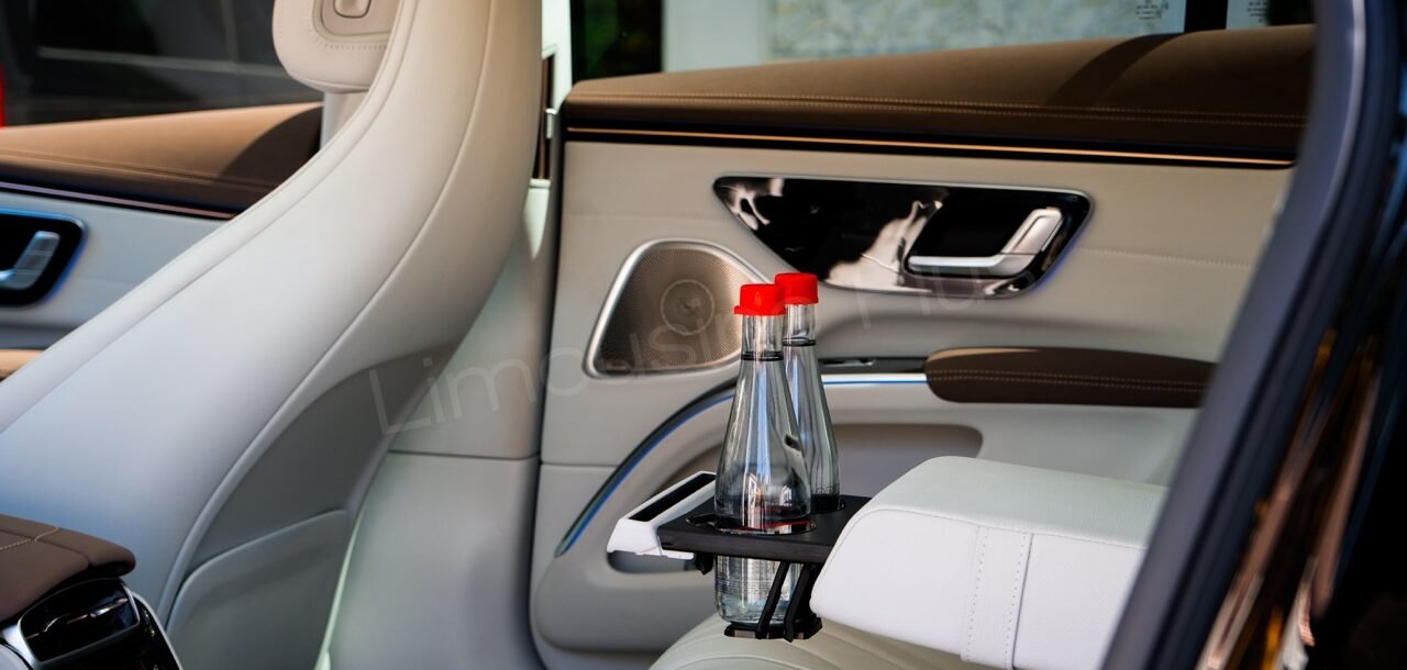 İstanbul Havalimanı Transfer Hizmetleri: Limousine Plus ile Konfor 1 Mercedes EQS Electric Sedan Luxurious Interior - VIP Transfer