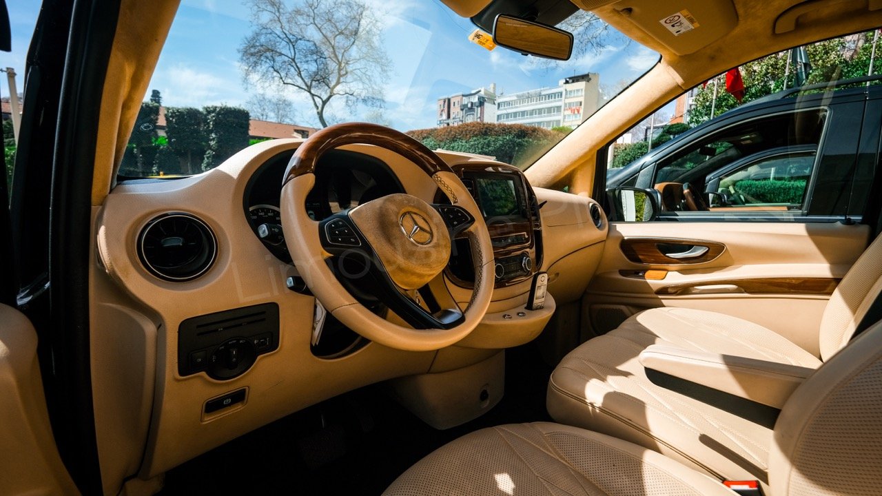 Luxurious Mercedes Vito Minivan Interior