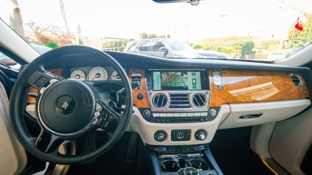 Rolls-Royce Luxury Car Interior - VIP Transfer in Istanbul