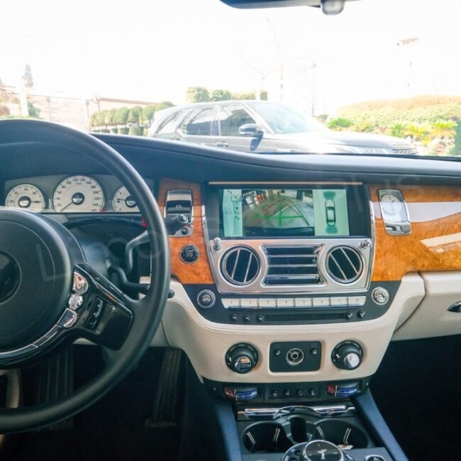 Rolls-Royce Luxury Car Interior - VIP Transfer in Istanbul