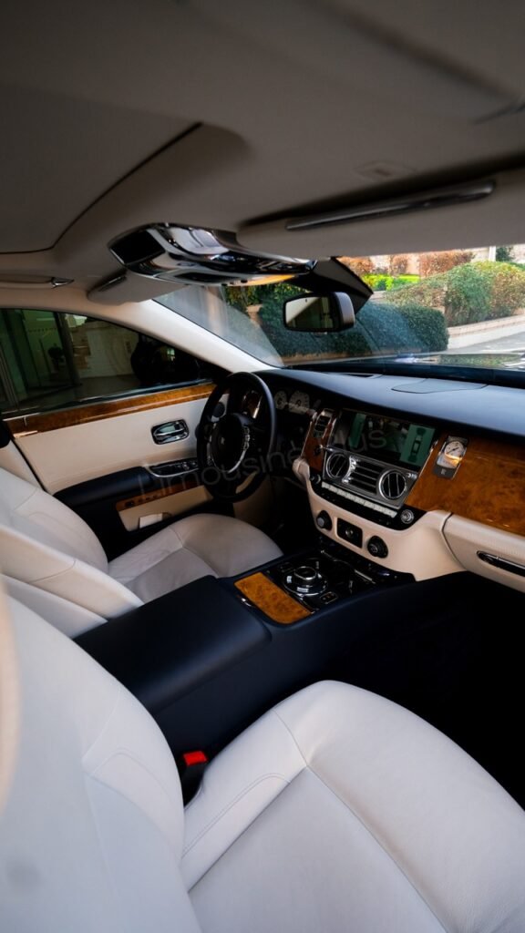 Rolls-Royce Luxury Car Interior - VIP Transfer in Istanbul