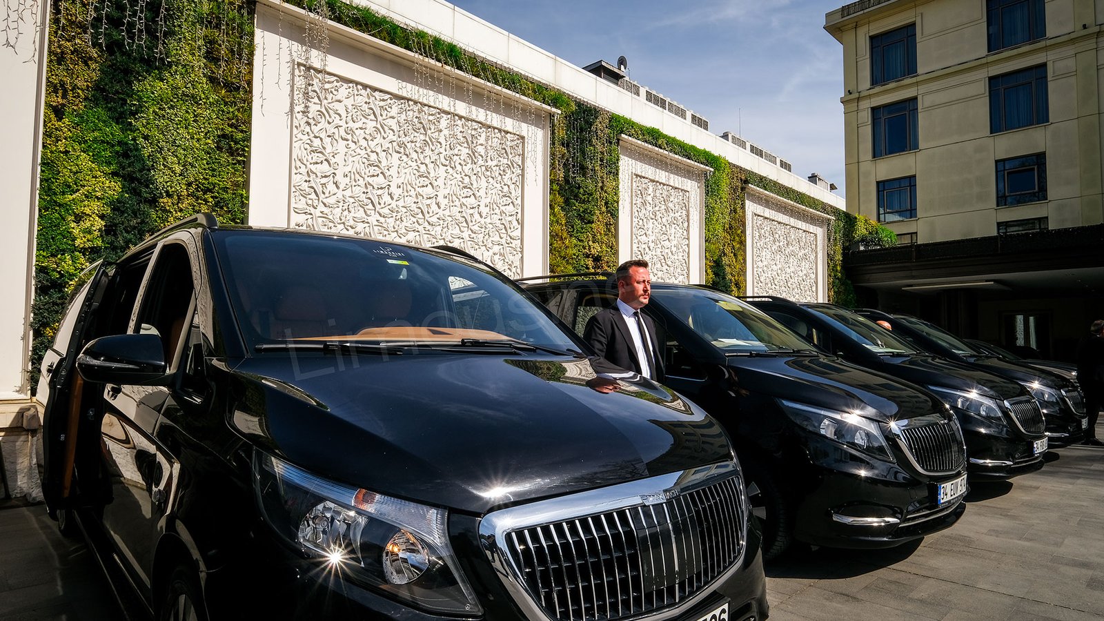 Chauffeur Driven Vip Car with Driver