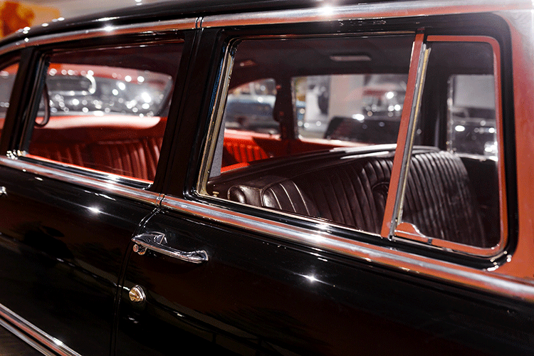 Side view of a classic vintage limousine, available for wedding car hire and special events in Istanbul through Limousine Plus.