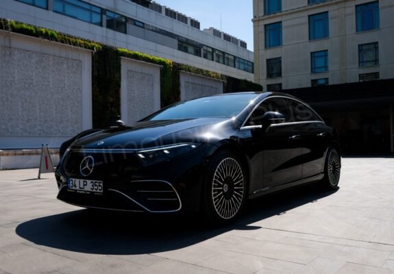 Mercedes EQS Electric Sedan - Luxury Transfer in Istanbul