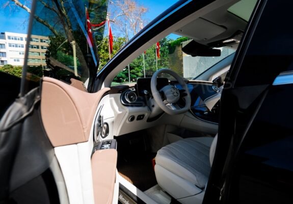 Mercedes EQV Electric Minivan Luxurious Interior - VIP Transfer