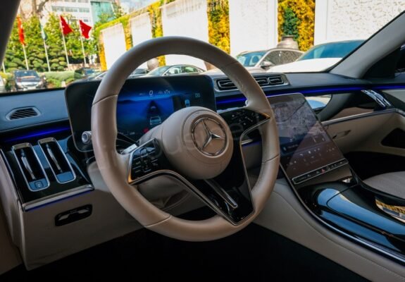 Mercedes S-Class Sedan Luxurious Interior - VIP Transfer