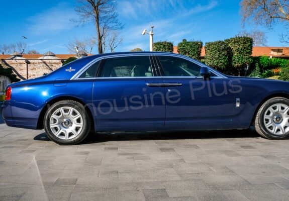 Rolls-Royce Luxury Car Side View - VIP Transfer in Istanbul