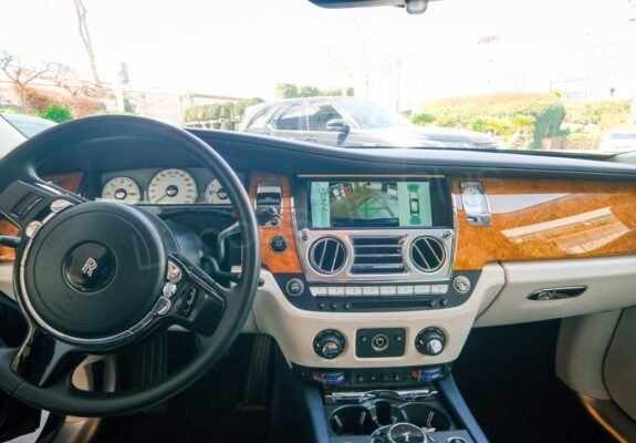Rolls-Royce Luxury Car Interior - VIP Transfer in Istanbul