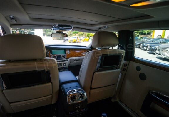 Rolls-Royce Luxury Car Interior - VIP Transfer in Istanbul